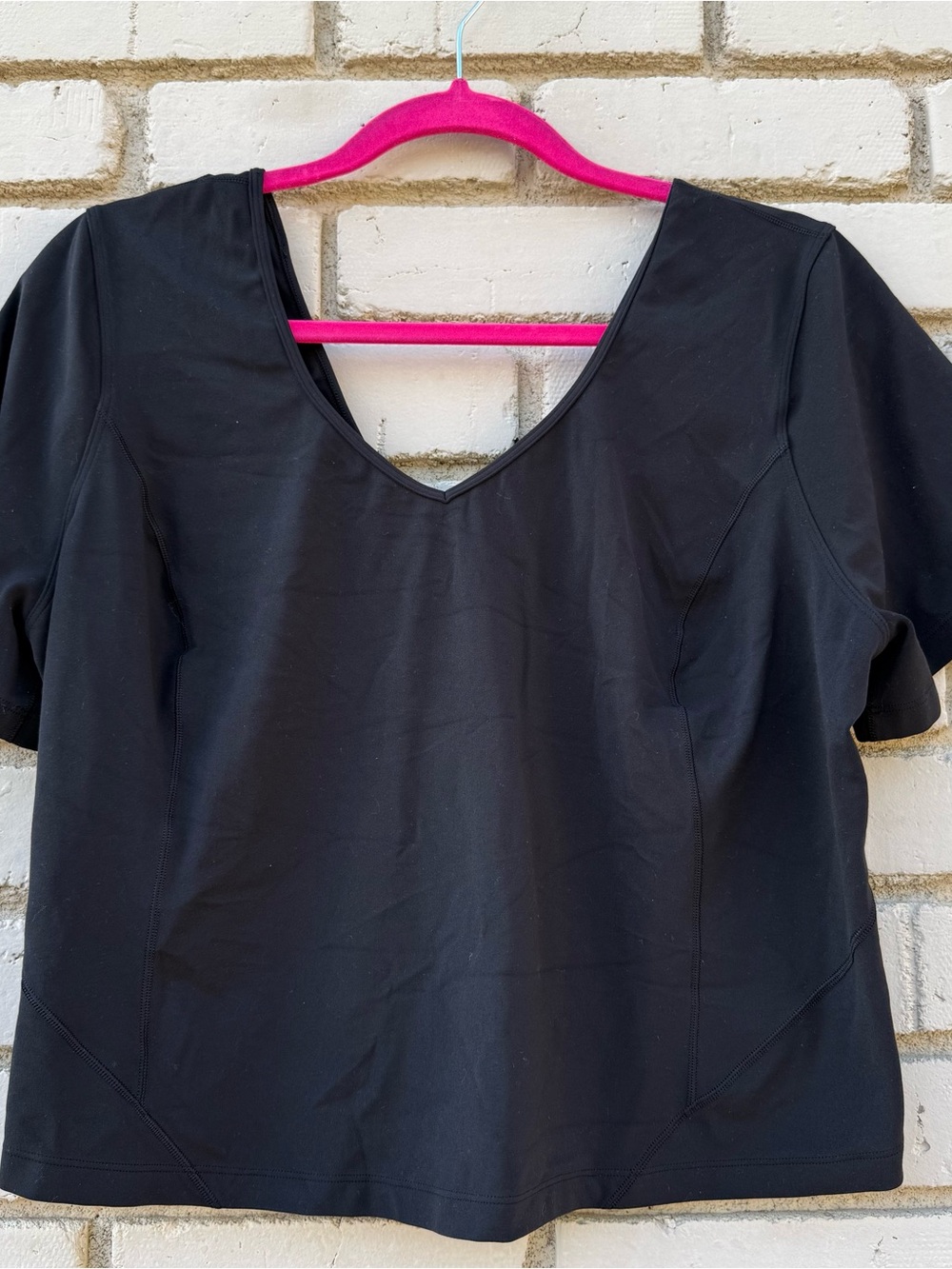 Lululemon V-neck Scoopback Top in Black - Size 14